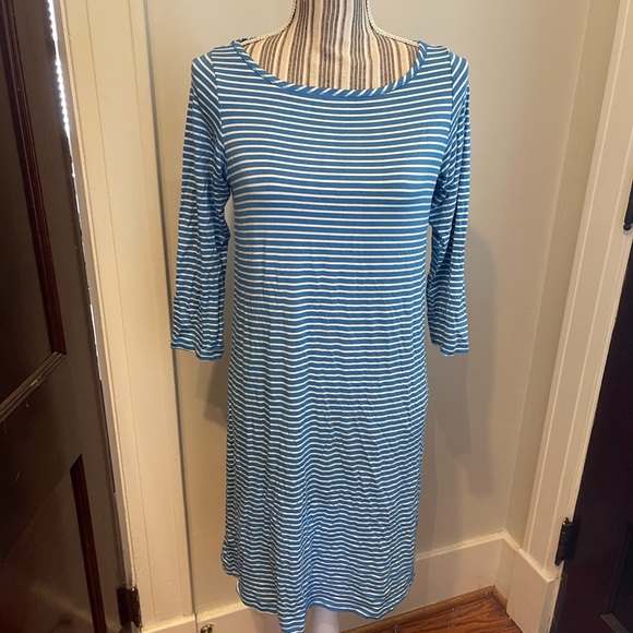 Yala brand bamboo material dress, simple, flattering, anywhere dress. - Picture 1 of 5